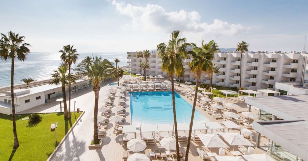 Een foto van het zwembad bij Hotel Garbi Ibiza & Spa
