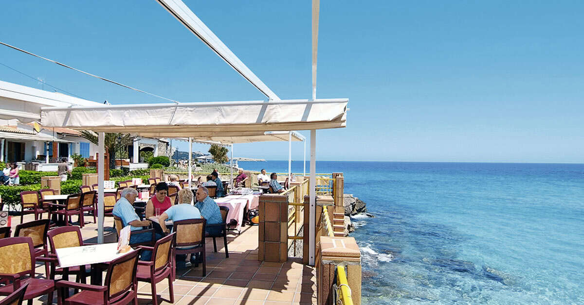 Een foto van het terras bij Hotel Clumba