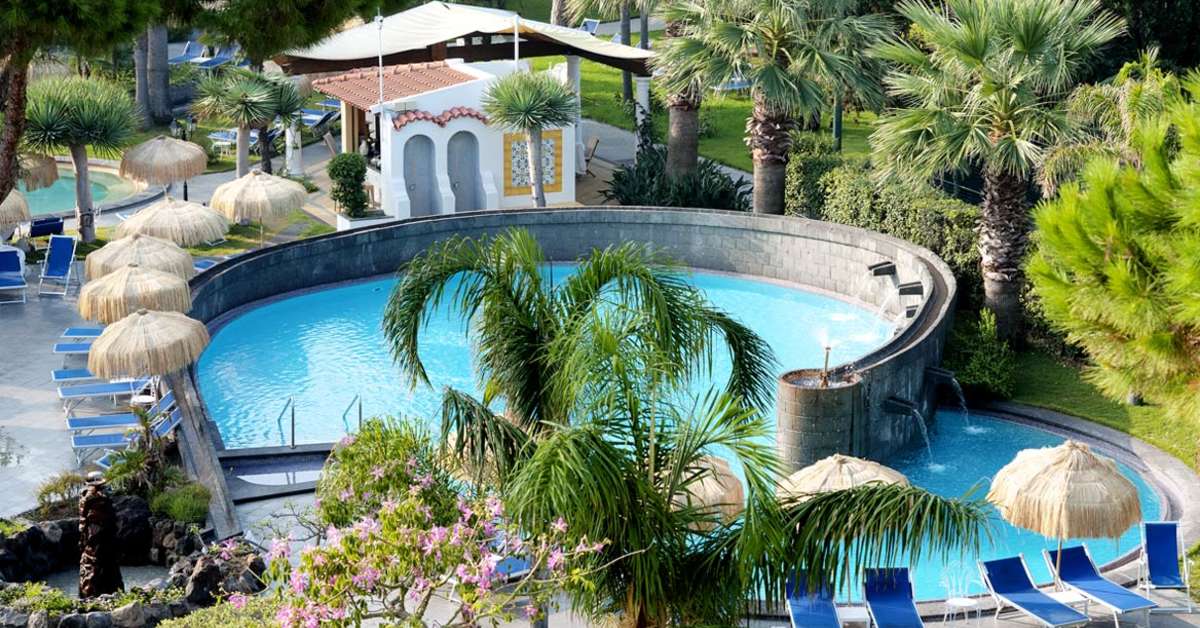 Een foto van het zwembad bij Albergo La Reginella Resort & Spa