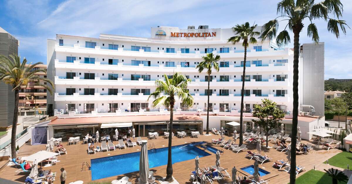 Een foto van het zwembad bij Hotel Metropolitan Playa