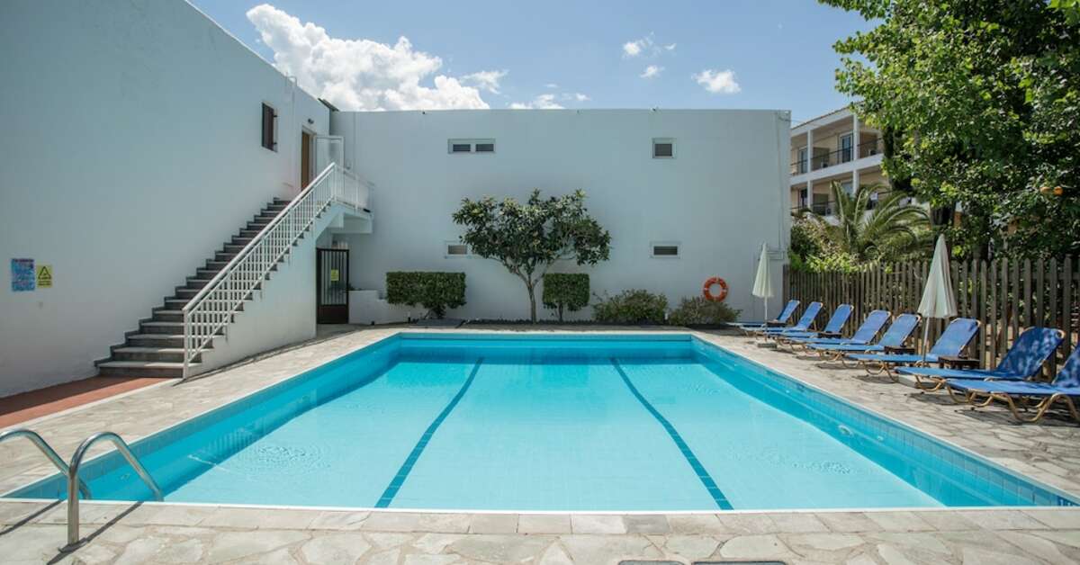 Ein Foto vom Pool im Popi Star Hotel