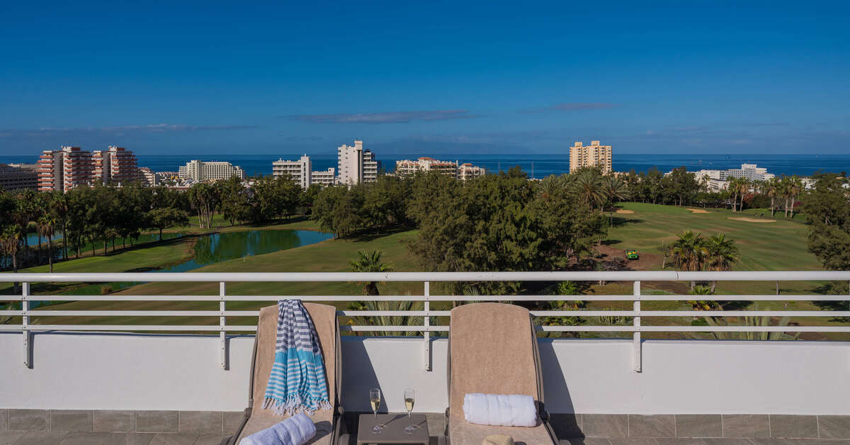 Ein Foto von der Terrasse im Gara Suites Golf & Spa