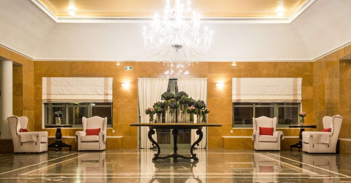 Een foto van het interieur van Bella Beach Hotel