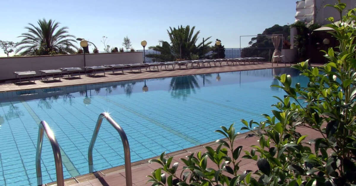 Een foto van het zwembad bij Hotel Villa Esperia