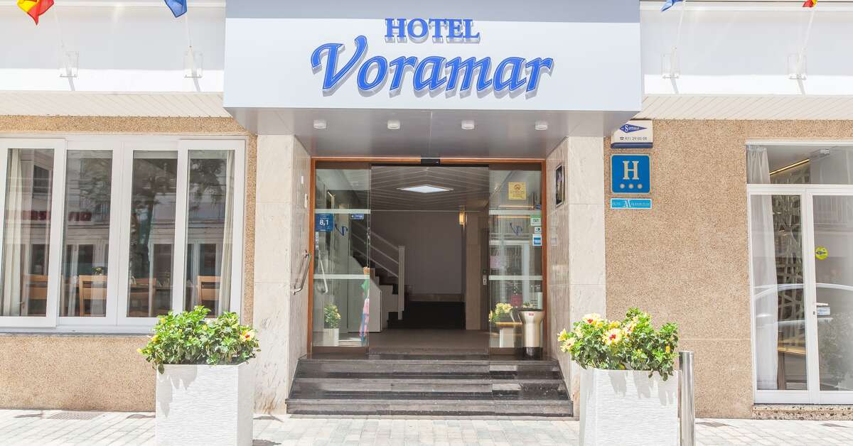 Ein Foto von der Außenansicht des Hotel Voramar