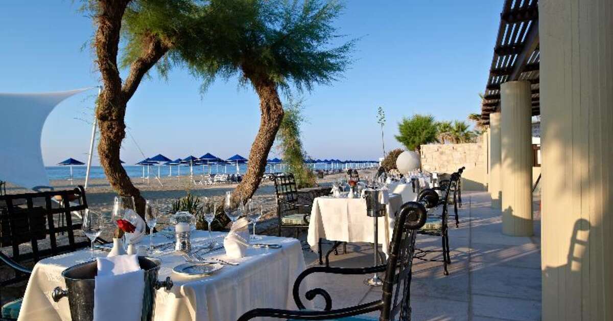 Een foto van het terras bij Aquila Rithymna Beach