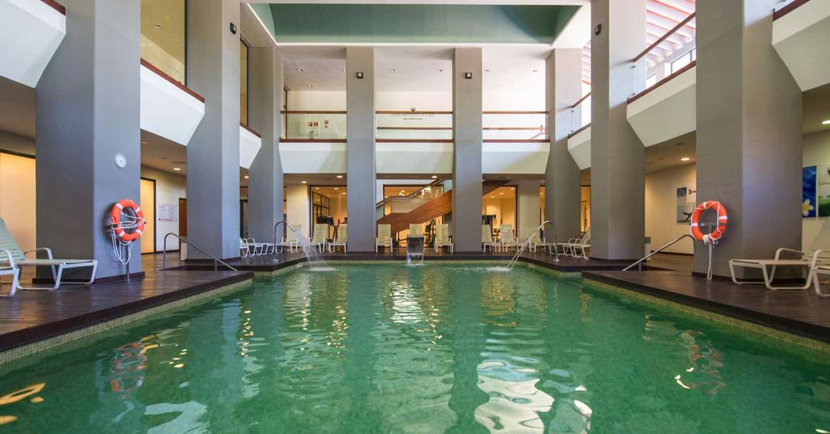 Een foto van het zwembad bij Puerto Antilla Grand Hotel
