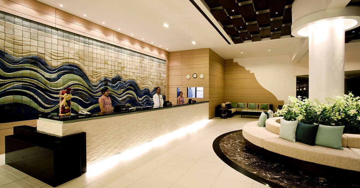 Een foto van het interieur van The Cha-Am Methavalai Hotel