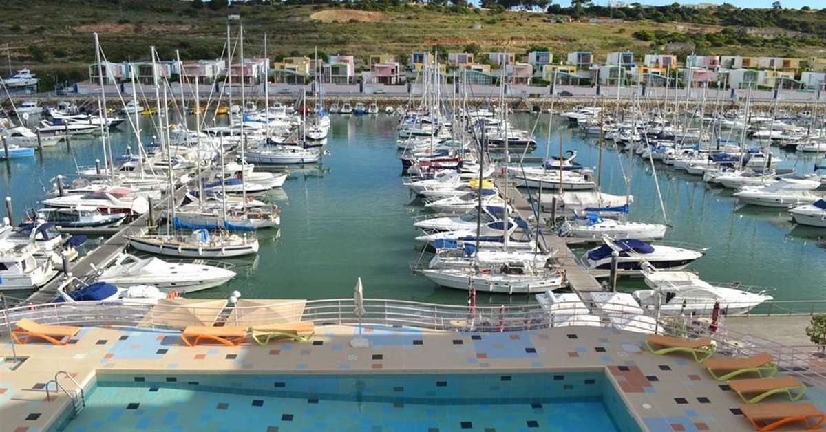 Een foto van het zwembad bij Appartementen Marina De Albufeira