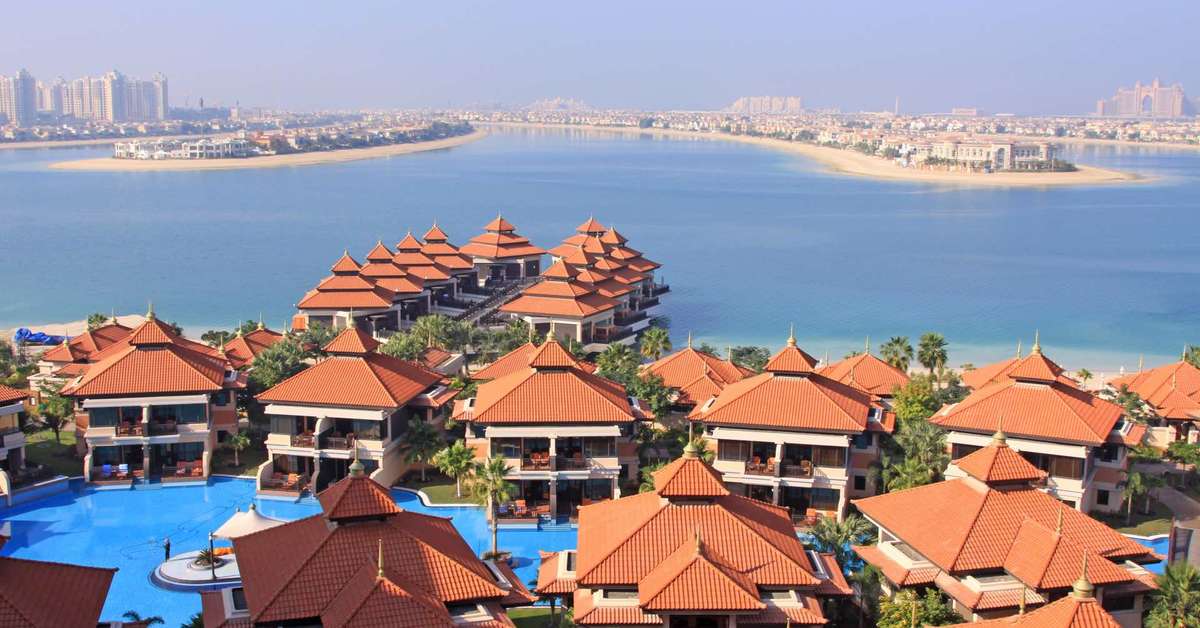 Een foto van het zwembad bij Anantara The Palm Dubai Resort