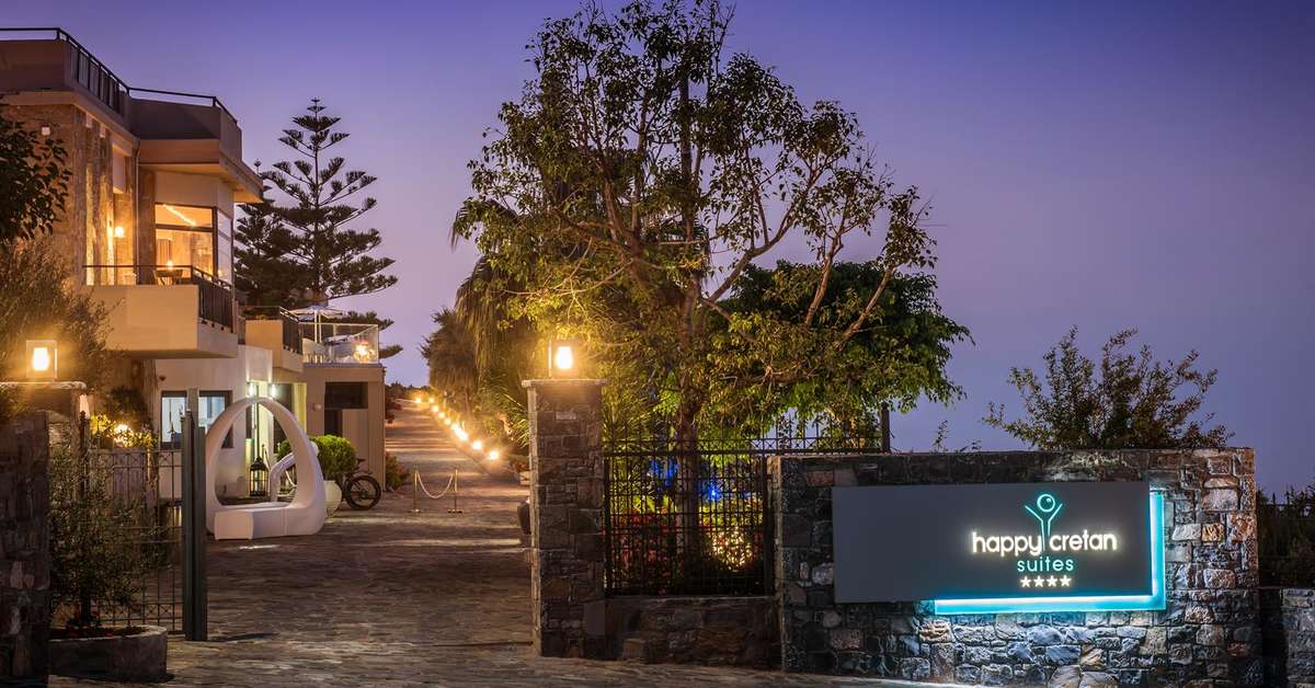 Een foto van de buitenkant van Happy Cretan Suites