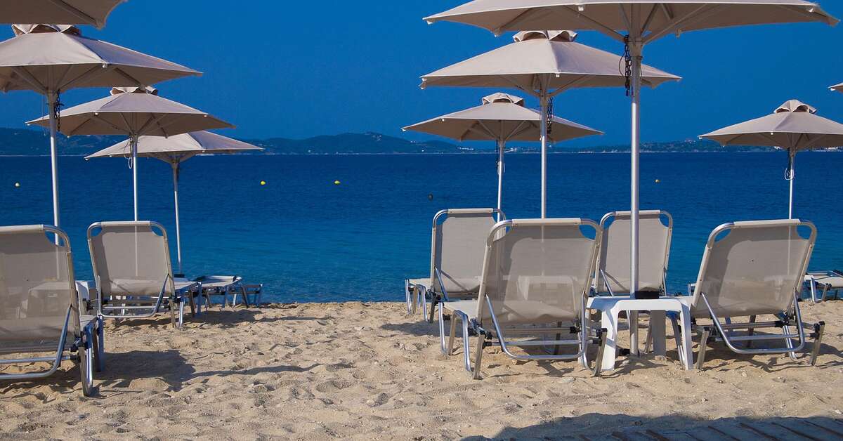 Een foto van het strand bij Aristoteles Holiday Resort & Spa