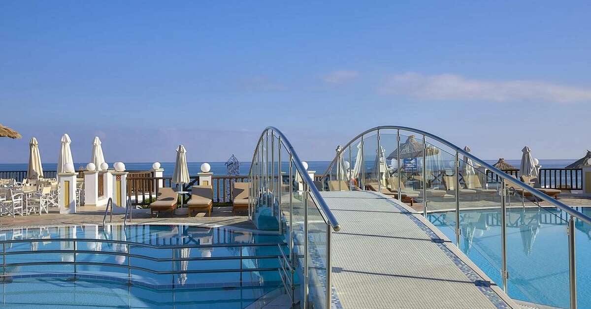 Een foto van het zwembad bij Alexander Beach Hotel & Village