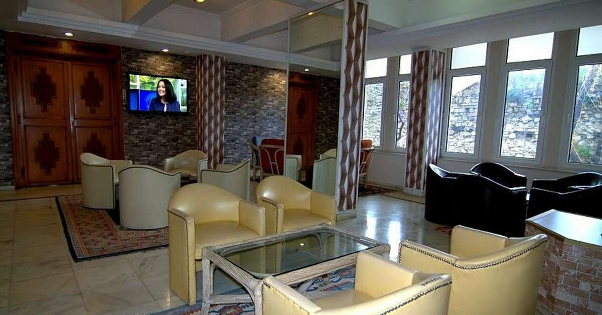 Een foto van het interieur van Surtel Hotel