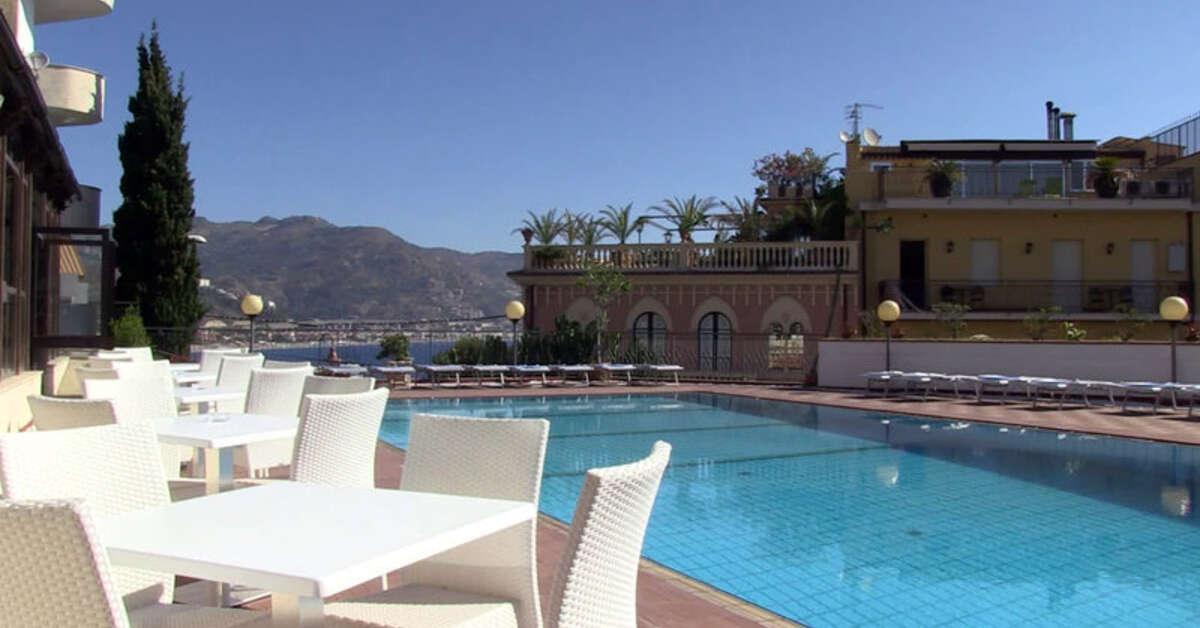 Een foto van het zwembad bij Hotel Villa Esperia