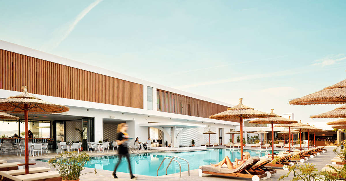 Een foto van het zwembad bij Pearl Beach Hotel