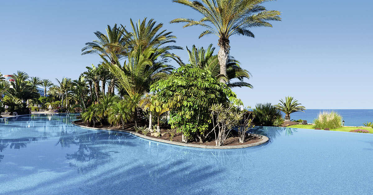 Een foto van het zwembad bij R2 Pajara Beach Hotel & Spa Wellness