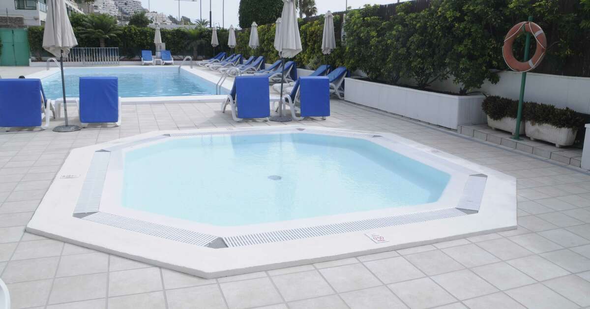 Een foto van het zwembad bij Lufesa Appartementen