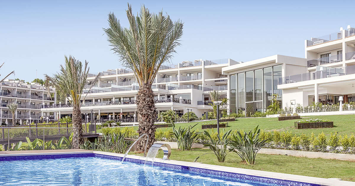 Ein Foto vom Pool im Hotel Zafiro Palace Palmanova