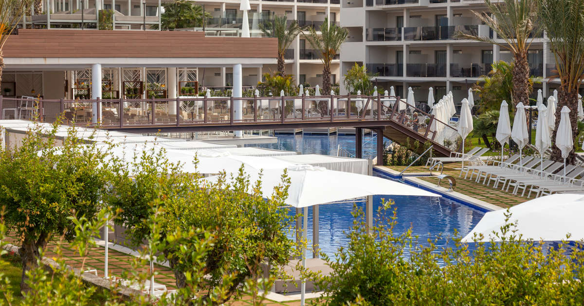 Ein Foto von der Außenansicht des Hotel Zafiro Palace Palmanova