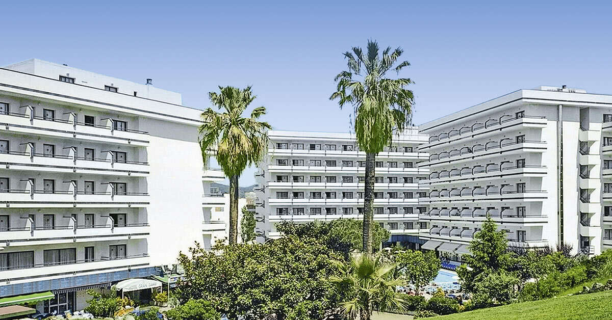 Een foto van de buitenkant van Hotel Gran Garbi