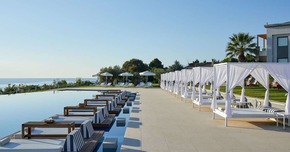 Een foto van het zwembad bij Cavo Olympo Luxury Hotel & Spa