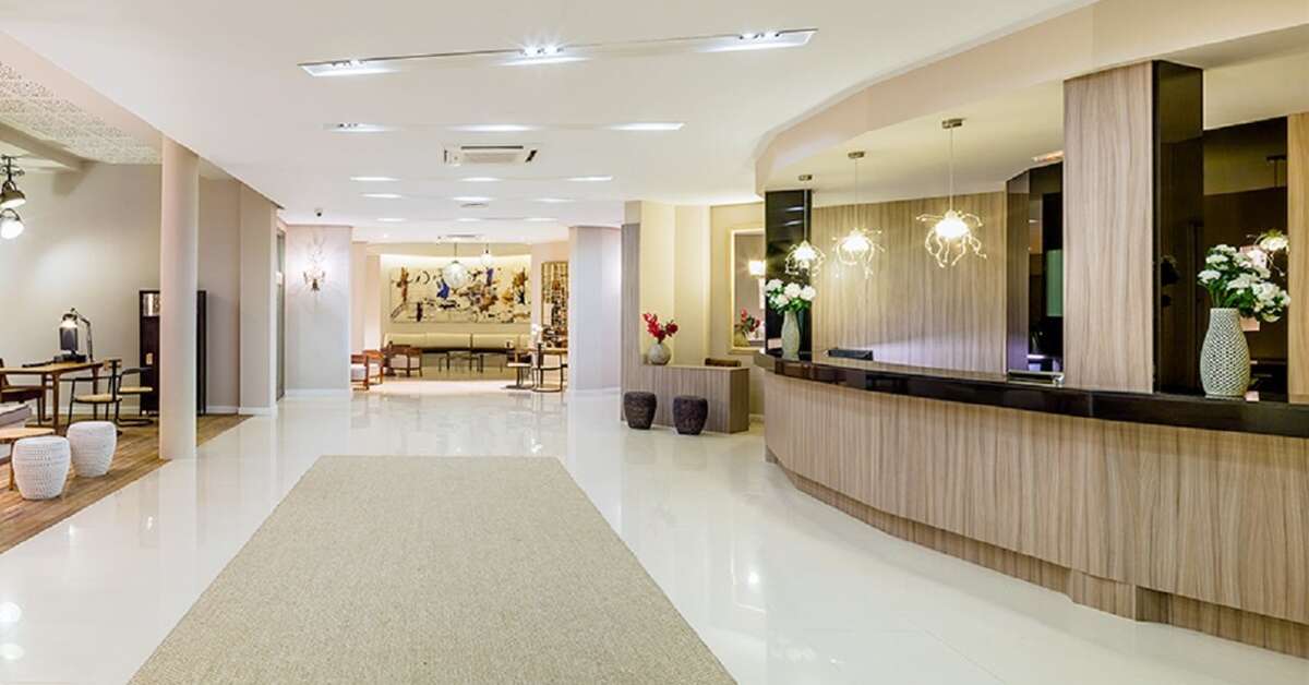 Een foto van het interieur van H10 White Suites