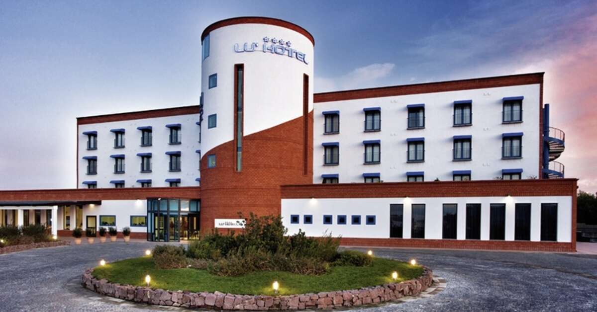 Een foto van de buitenkant van Lu' Hotel Carbonia