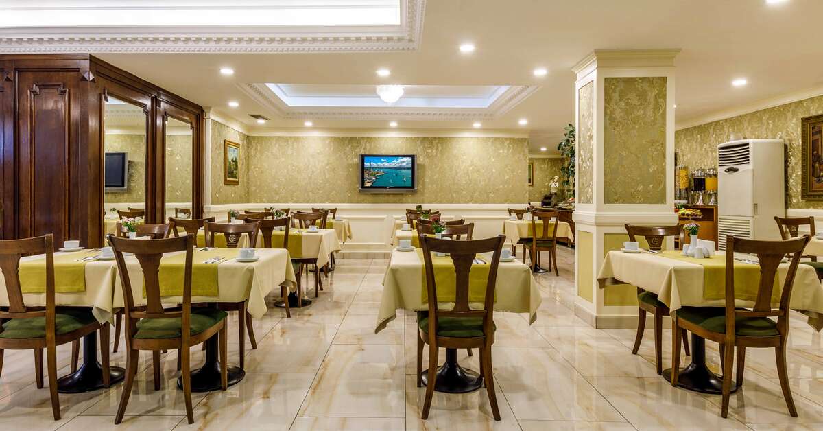 Een foto van Golden Crown Hotel
