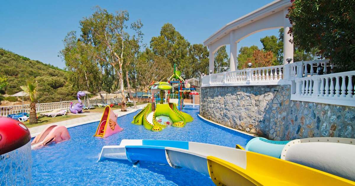 Ein Foto vom Pool im Tusan Beach Resort
