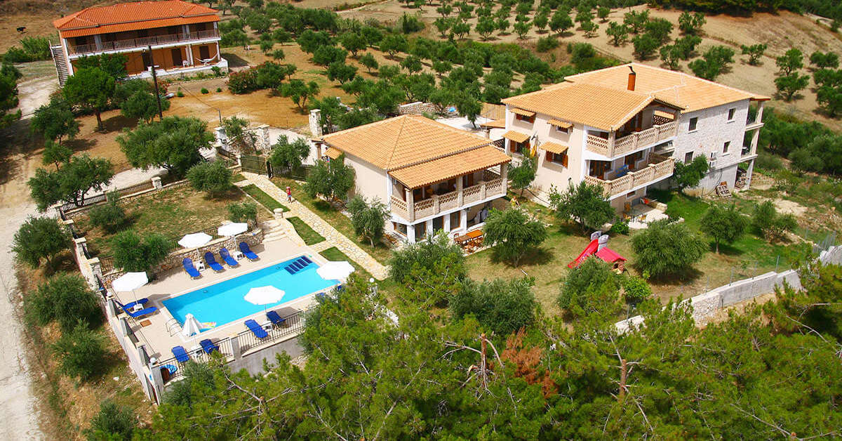 Een foto van het zwembad bij Aeolos Zante Villas