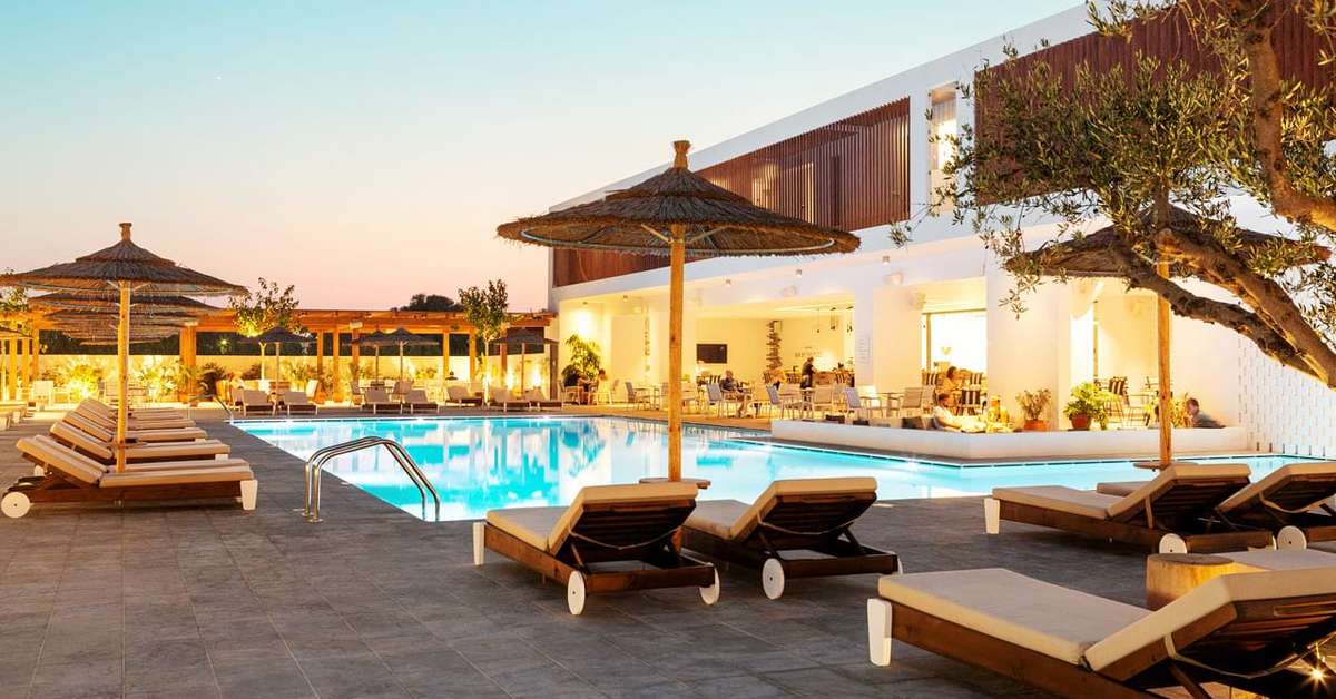 Een foto van het zwembad bij Pearl Beach Hotel