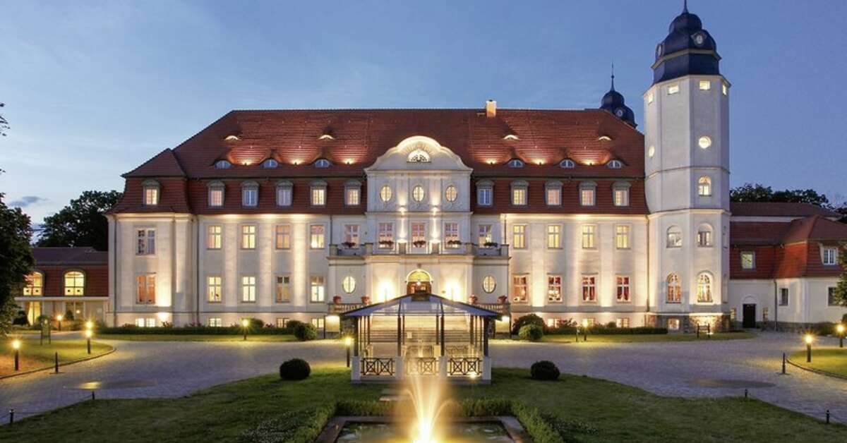 Een foto van de buitenkant van Schlosshotel Fleesensee