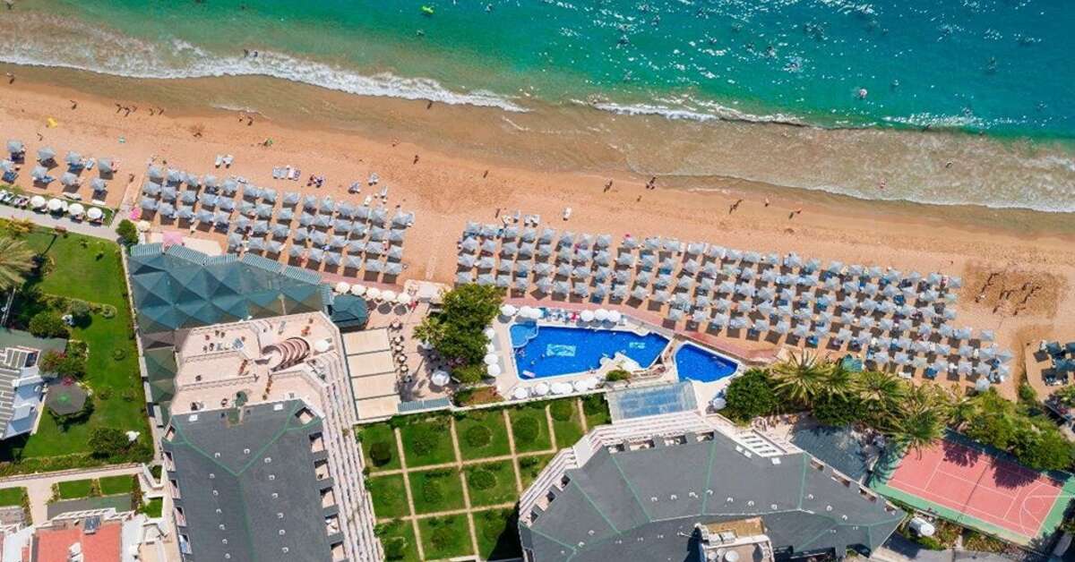 Ein Foto von der Außenansicht des Aska Just In Beach