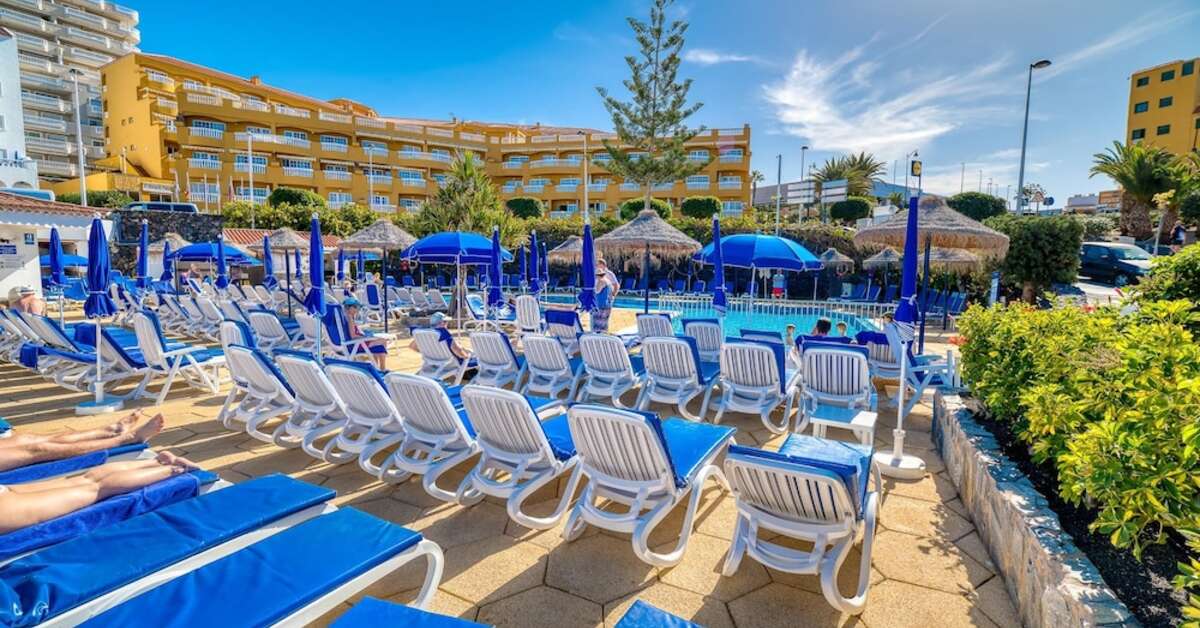 Een foto van het terras bij Ona El Marqués Resort