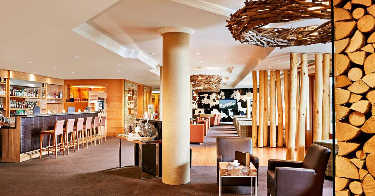 Een foto van het interieur van Das Alpenhaus Kaprun