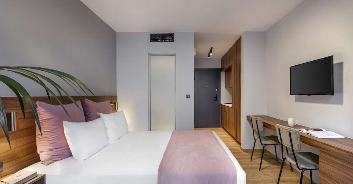 Een foto van The Newel Acropolis