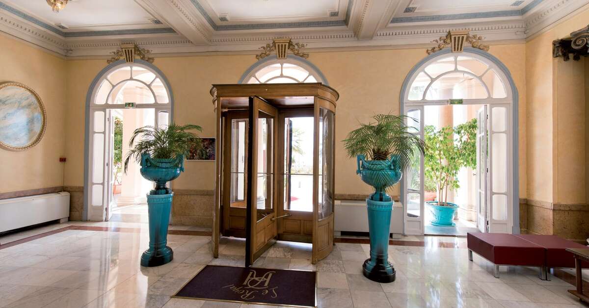 Een foto van het interieur van Hotel Le Royal Nice
