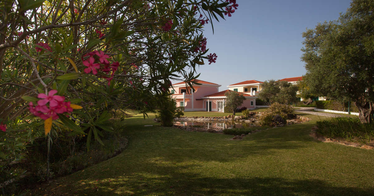 Een foto van de buitenkant van Longevity Cegonha Country Club