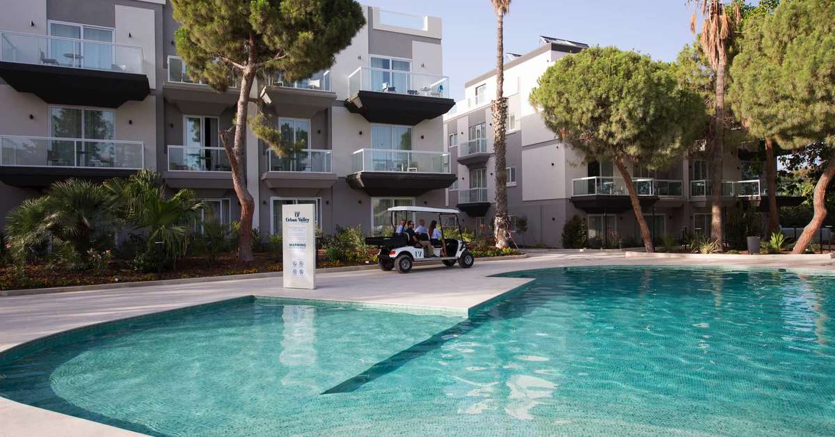 Ein Foto vom Pool im Urban Valley Resort & Spa