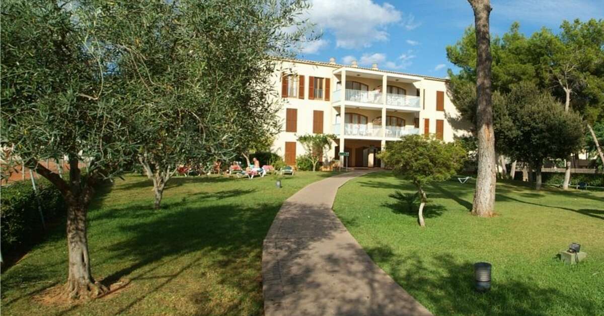Een foto van de buitenkant van Protur Floriana Resort