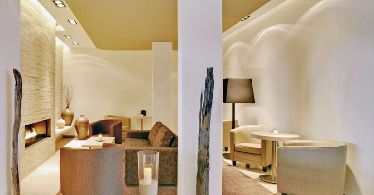 Een foto van het interieur van Ambassador Hotel & Spa