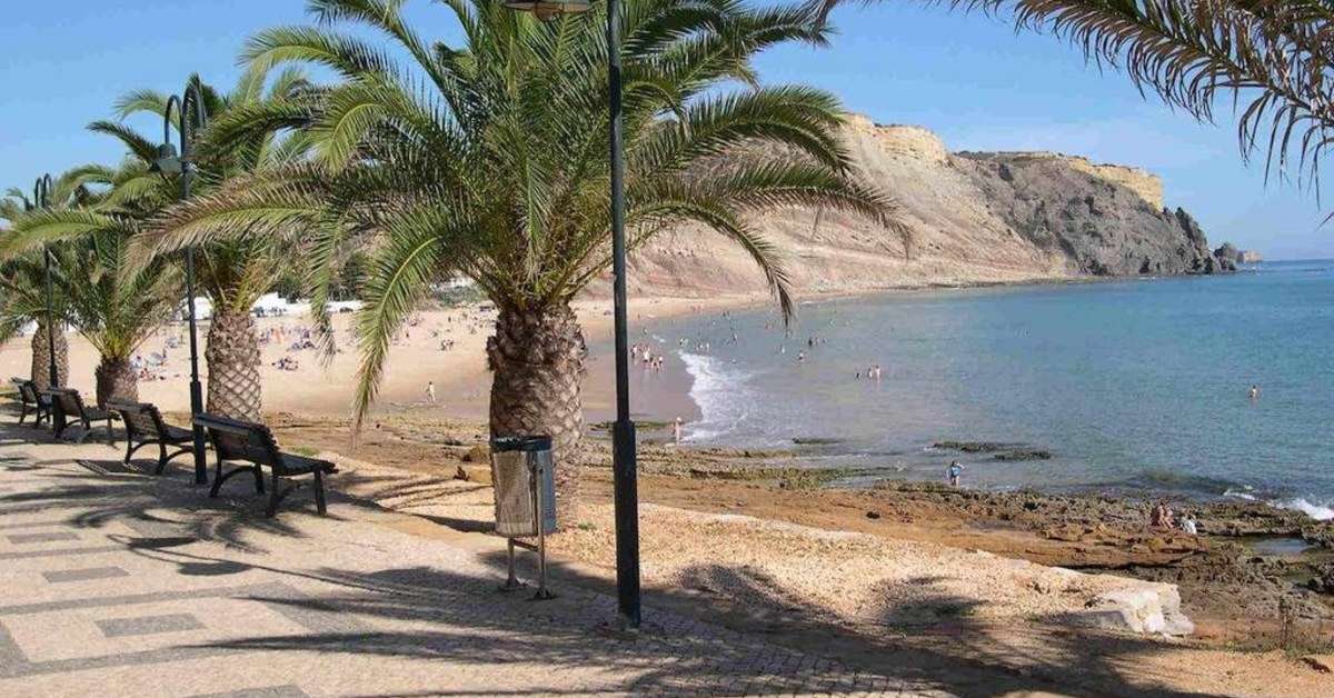 Een foto van het strand bij Vilamar