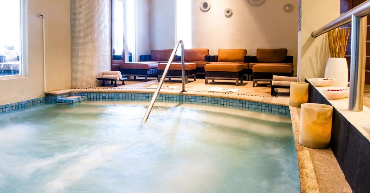 Een foto van het zwembad bij Sun Palace