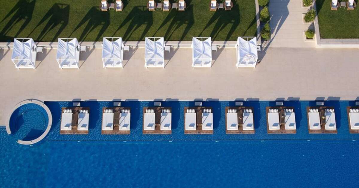 Een foto van het zwembad bij Cavo Olympo Luxury Hotel & Spa