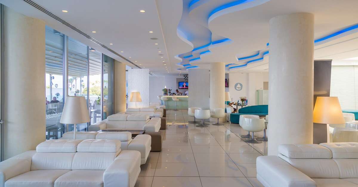 Een foto van het interieur van Vrissaki Beach