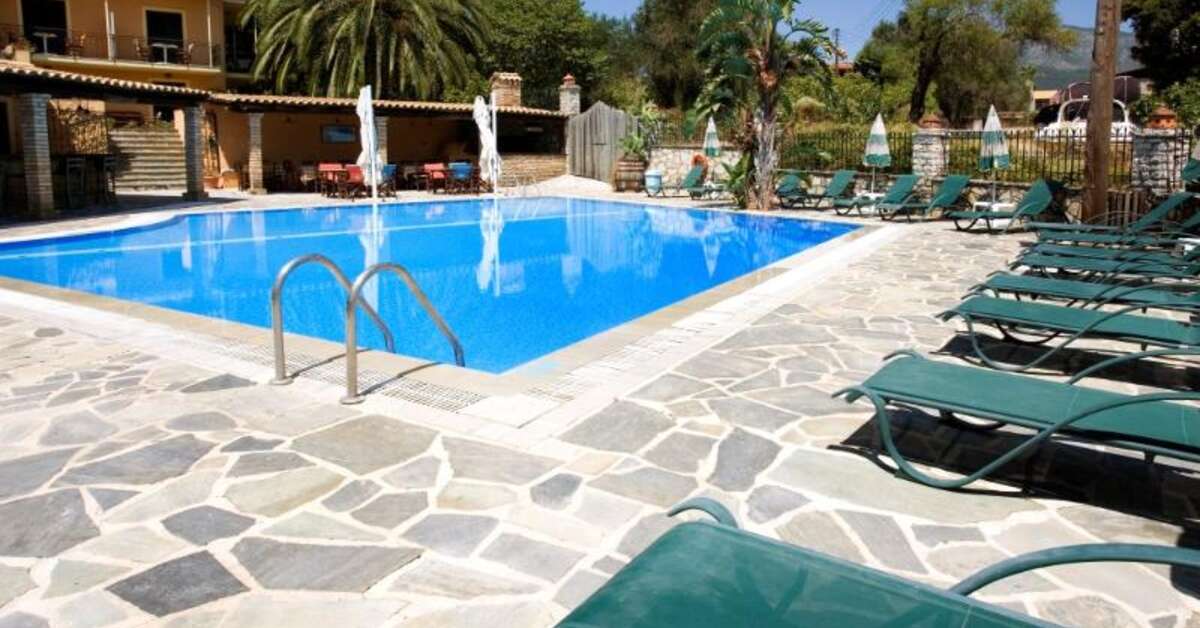Een foto van het zwembad bij Villa Yannis