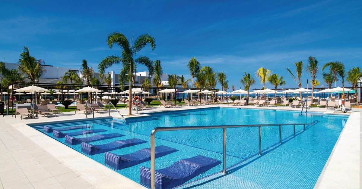 Een foto van het zwembad bij Riu Montego Bay