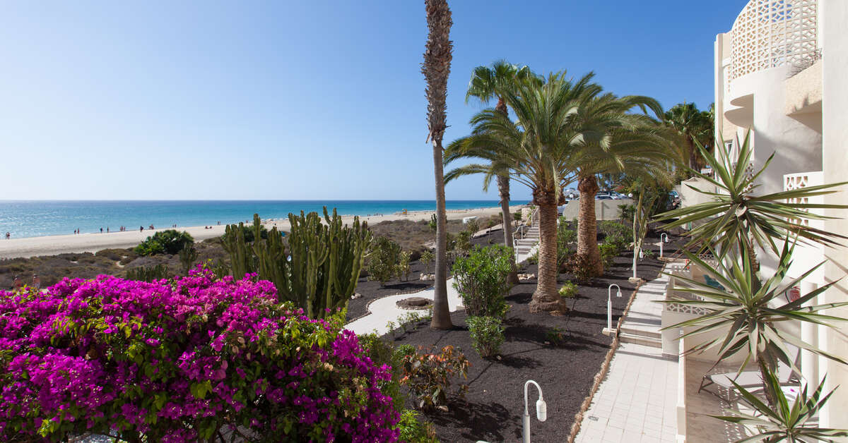 Een foto van de buitenkant van R2 Maryvent Beach Appartementen