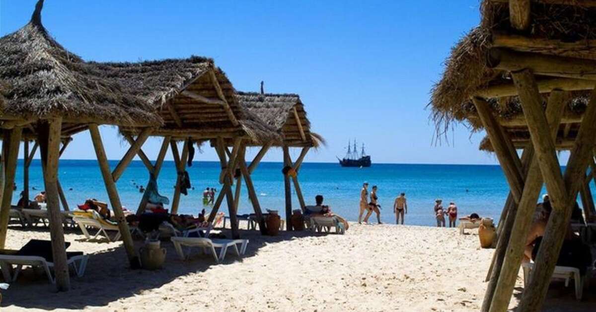 Een foto van het strand bij The Orangers Beach Resort & Bungalows